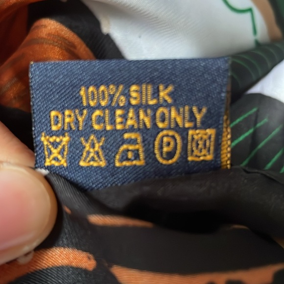 LV 100% silk scarf - Picture 3 of 3